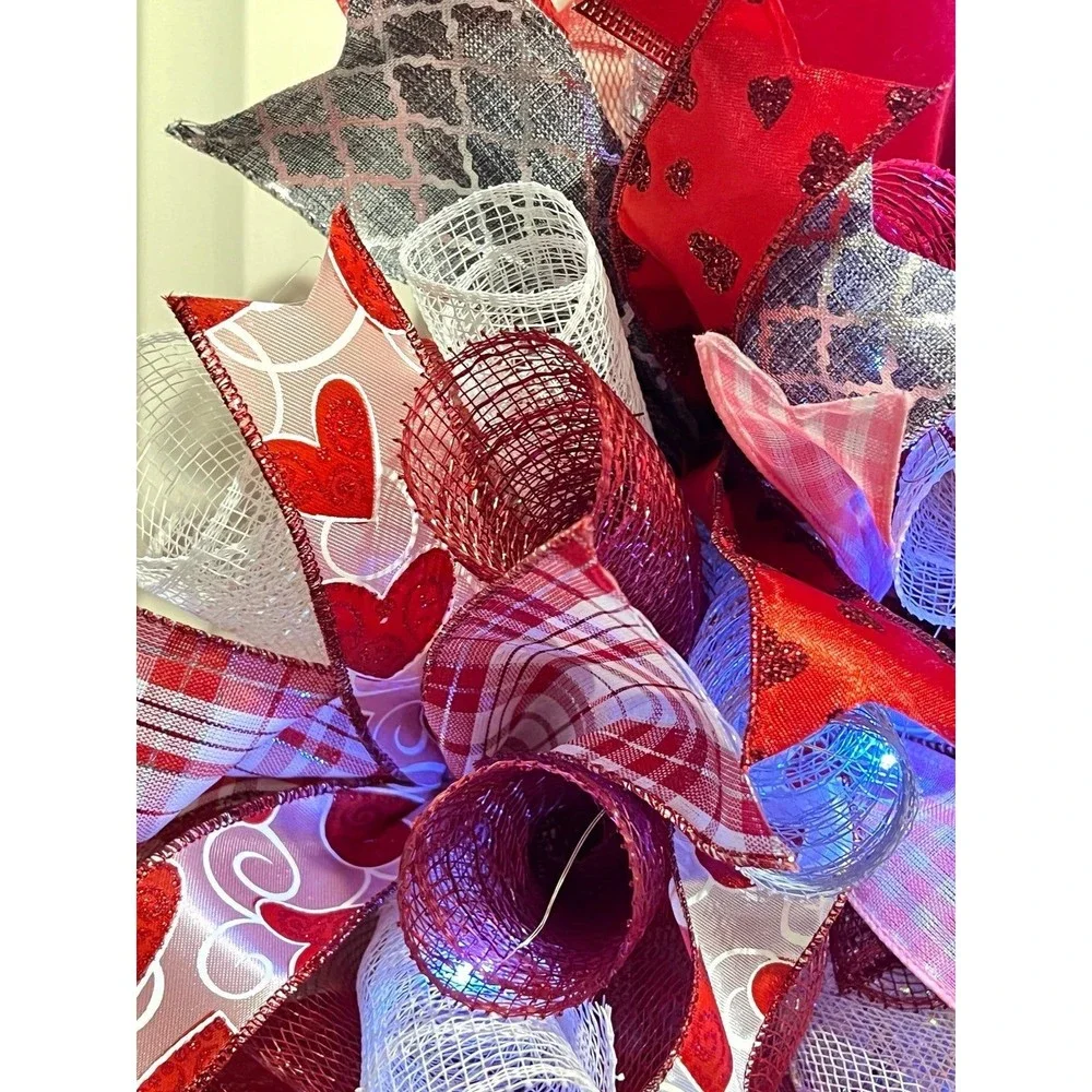 Handmade Valentine’s LOVE Hearts Ribbon Prelit Wreath 23 ins LED W8